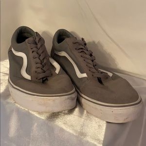 Men’s shoes size 11